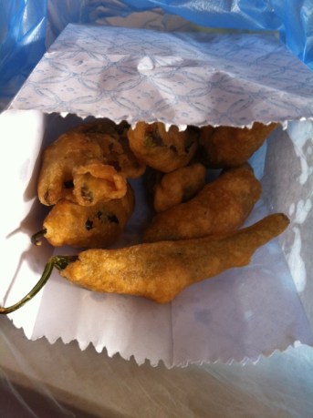 Cemilan cabai hijau goreng..!