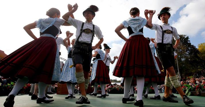 1200x630_314236_oktoberfest-bavarian-costumes-bands-an.jpg
