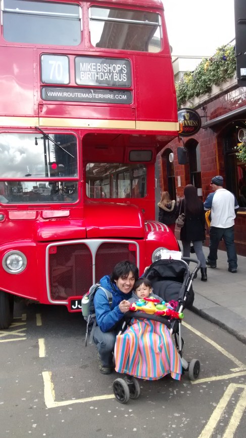 Foto 4. Contoh sarana transportasi bus