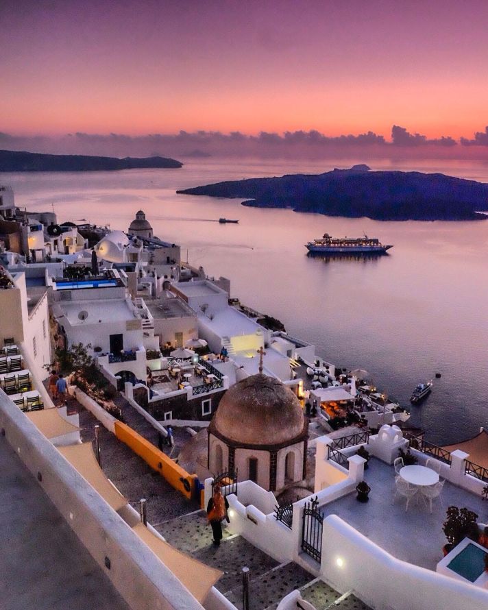 sunset-view-from-fira-ibukota-santorini