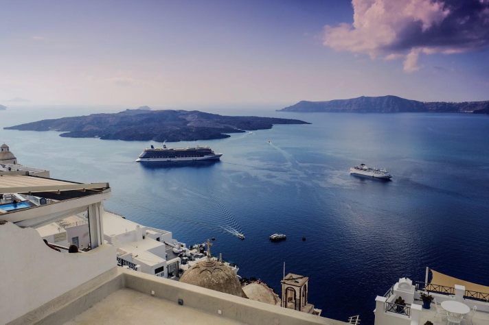 view-nea-kameni-dan-thirassia-from-fira