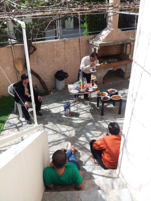 BBQ di halaman rumah